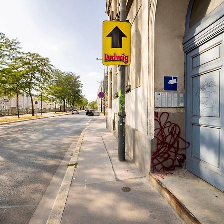 Apartment Near Schoenbrunn & Metro 维也纳 外观 照片