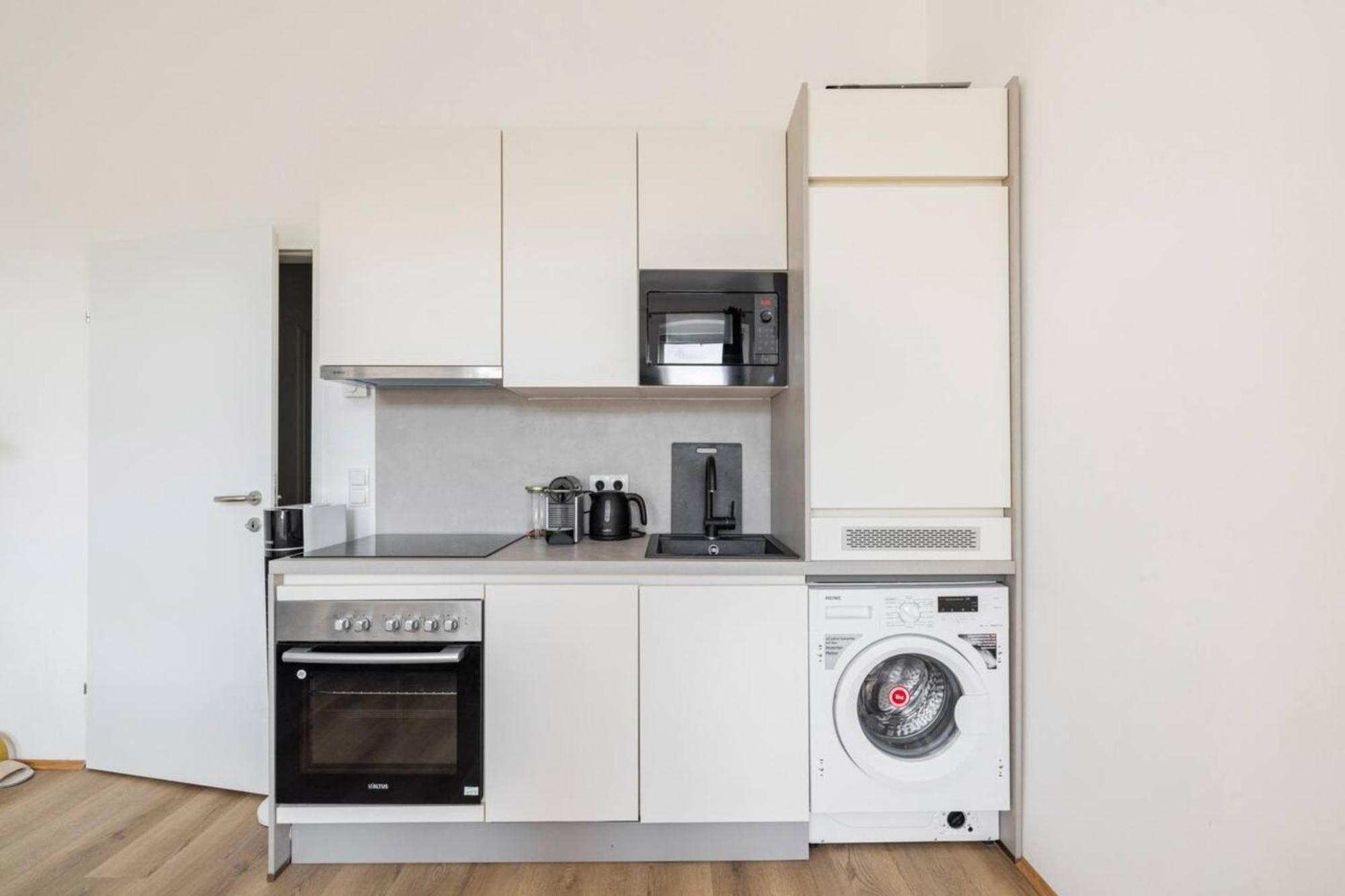Apartment Near Schoenbrunn & Metro 维也纳 外观 照片
